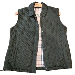 Gorgeous Burberry London Quilted Vest, Size Medium with Iconic Plaid Interior
